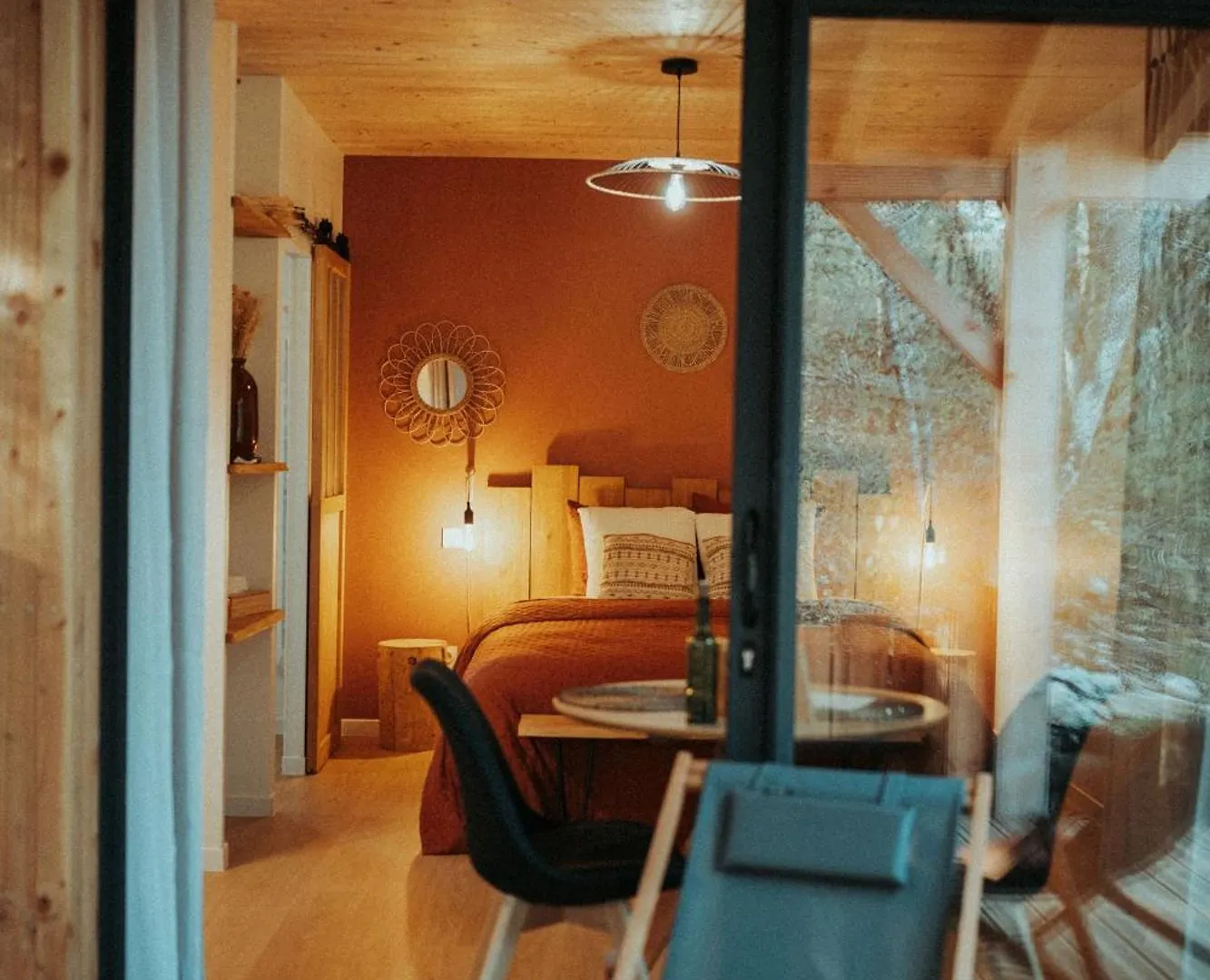 Aux Trois Chenes Lodges Spas Mercuès