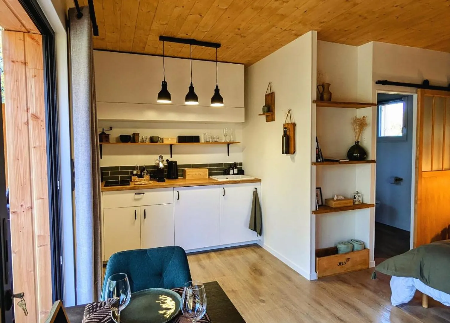 Aux Trois Chenes Lodges Spas Mercuès